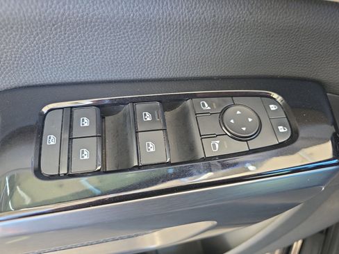 Used 2022 Nissan Pathfinder SL w/ SL Premium Package image 26