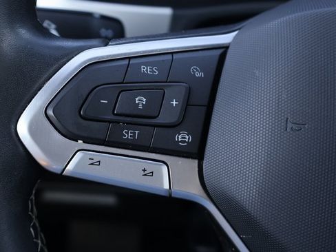 Used 2023 Volkswagen Atlas Cross Sport SE w/ Panoramic Sunroof Package image 21