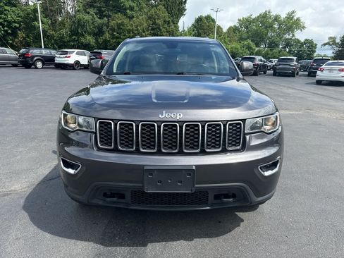 Used 2019 Jeep Grand Cherokee Laredo AWD/4WD image 8