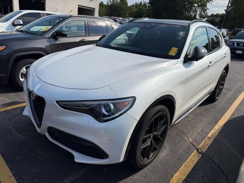 Used 2021 Alfa Romeo Stelvio Ti Sport AWD/4WD image 2