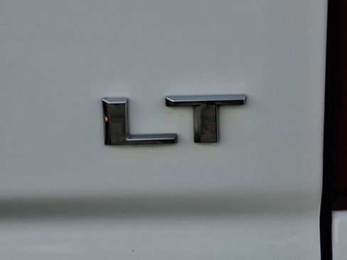 Used 2023 Chevrolet Silverado 1500 LT image 30