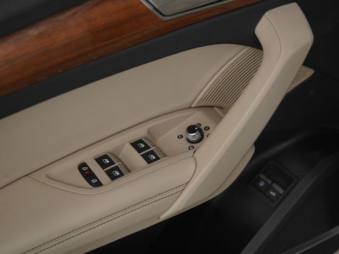 Used 2023 Audi Q5 e Prestige w/ Prestige Package image 21