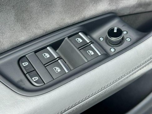 Used 2022 Audi SQ8 Prestige AWD/4WD image 18