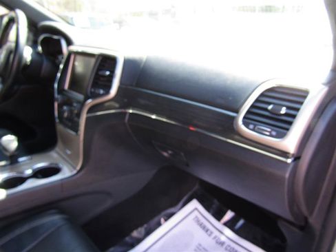 Used 2015 Jeep Grand Cherokee Overland image 39