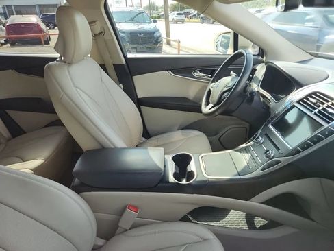 Used 2018 Lincoln MKX Reserve FWD image 5
