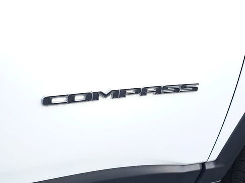 Used 2025 Jeep Compass Limited image 8