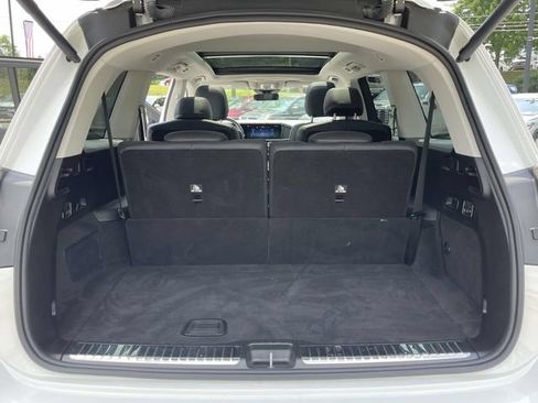 Used 2024 Mercedes-Benz GLS 580 4MATIC image 10