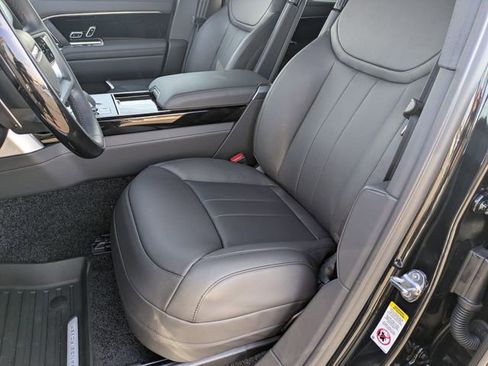 New 2026 Land Rover Range Rover SE image 12