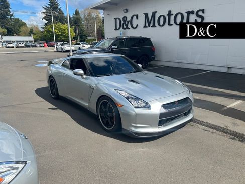 Used 2009 Nissan GT-R Premium image 1