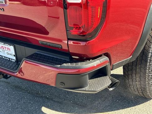 New 2026 GMC Canyon Elevation w/ LPO, Black Badging Package image 30