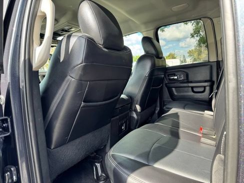 Used 2018 RAM 1500 Laramie w/ Convenience Group AWD/4WD image 17