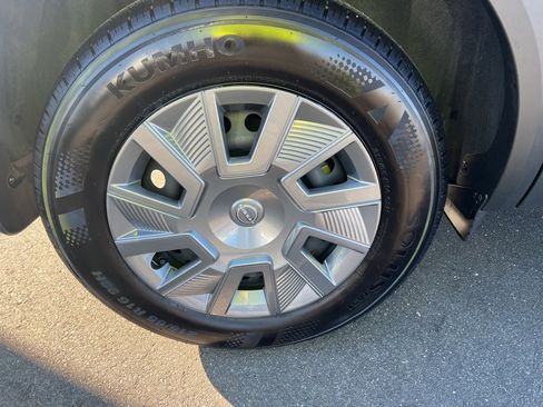 Used 2025 Nissan Kicks S image 47