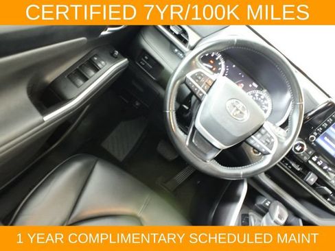 Used 2022 Toyota Highlander XLE AWD/4WD image 17