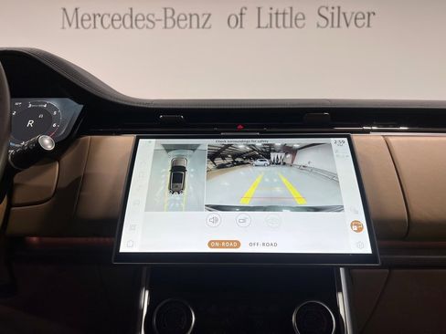 Used 2023 Land Rover Range Rover Long Wheelbase SE image 34