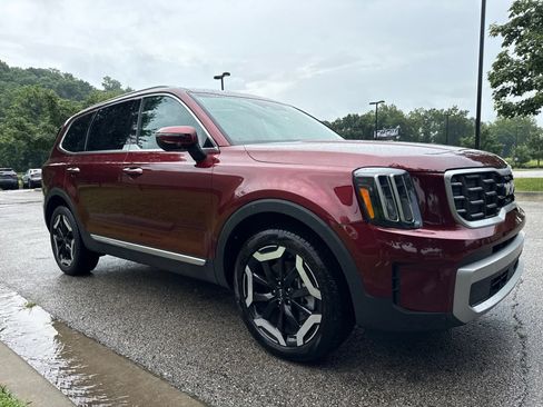 Used 2023 Kia Telluride S AWD/4WD image 3
