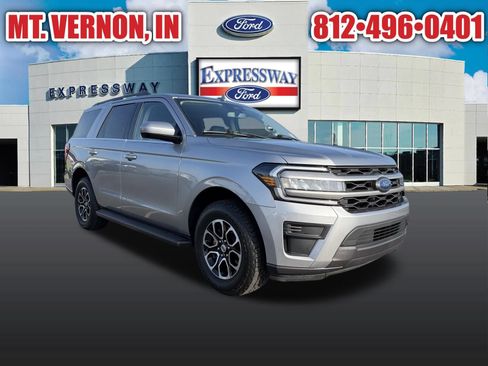 Used 2024 Ford Expedition XLT AWD/4WD image 5