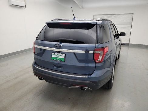 Used 2018 Ford Explorer XLT w/ Equipment Group 202A AWD/4WD image 7