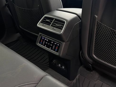 Used 2019 Audi e-tron Premium Plus image 36