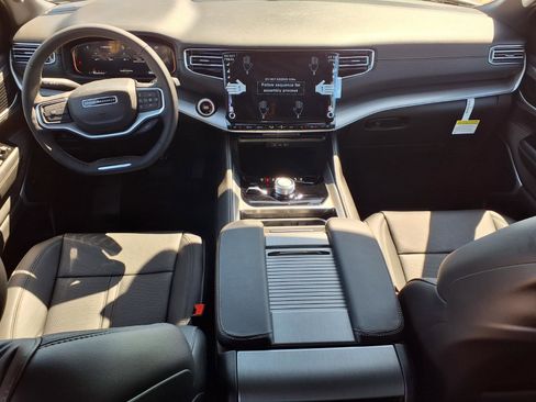 New 2026 Jeep Grand Wagoneer L 4WD image 9