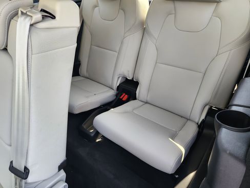 Certified 2025 Volvo XC90 B6 Plus w/ Protection Package Premier image 41