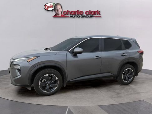 Certified 2025 Nissan Rogue SV image 1