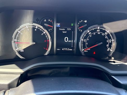 Used 2023 Toyota 4Runner TRD Off-Road Premium AWD/4WD image 17