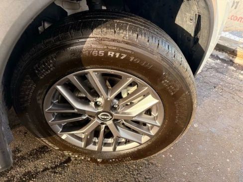 Used 2023 Nissan Rogue S image 45