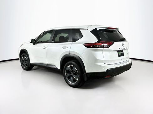 Used 2024 Nissan Rogue SV FWD image 5
