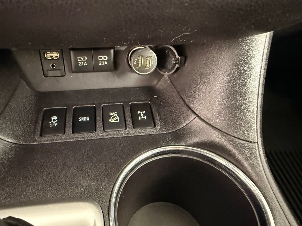 Used 2018 Toyota Highlander AWD V6 image 27