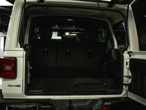 Used 2024 Jeep Wrangler Sahara image 7