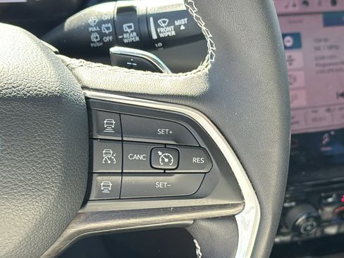 Used 2023 Jeep Grand Cherokee 4WD 4xe image 27