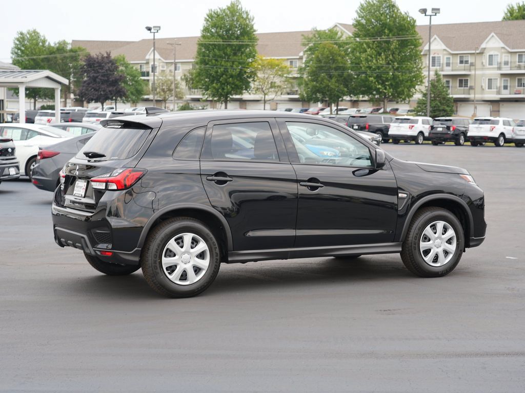 Used 2026 Mitsubishi Outlander Sport AWD image 3