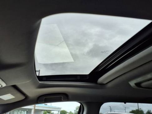 Used 2016 Honda Pilot Touring image 31