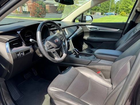 Used 2018 Cadillac XT5 Luxury w/ Driver Awareness Package FWD image 14