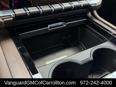 New 2026 GMC Yukon Denali Ultimate AWD/4WD image 18