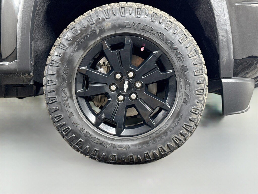 Used 2016 Chevrolet Colorado Z71 AWD/4WD image 37