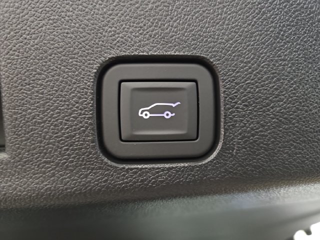 New 2027 Chevrolet Traverse LT w/ Driver Confidence Package AWD/4WD image 16