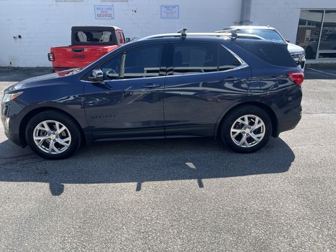 Used 2019 Chevrolet Equinox LT w/ Sun & Navigation Package AWD/4WD image 8