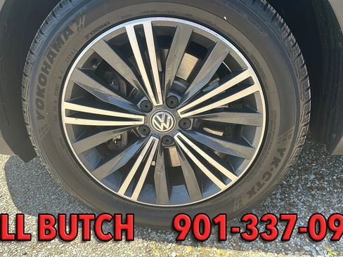 Used 2018 Volkswagen Tiguan SEL FWD image 23