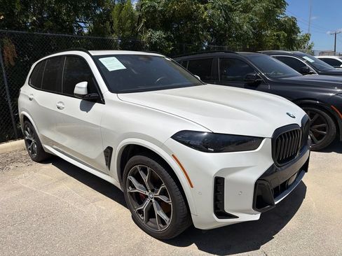 Used 2026 BMW X5 sDrive40i w/ M Sport Package RWD image 4