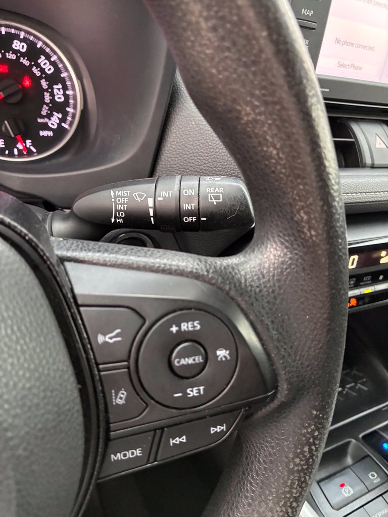 Used 2021 Toyota RAV4 XLE FWD image 32