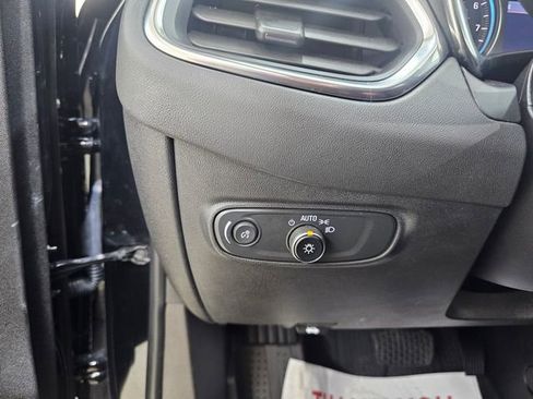 Used 2024 Chevrolet Equinox LT FWD image 27