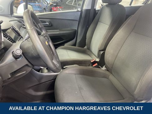 Used 2018 Chevrolet Trax LS AWD/4WD image 26