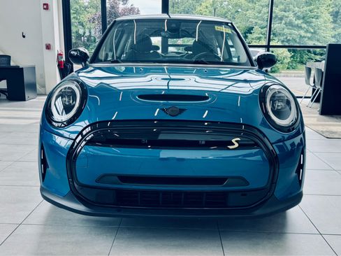 Used 2024 MINI Cooper SE FWD image 3