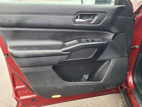 Used 2022 Nissan Pathfinder SV w/ SV Premium Package image 14