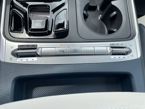 New 2027 Kia Carnival SX FWD image 23