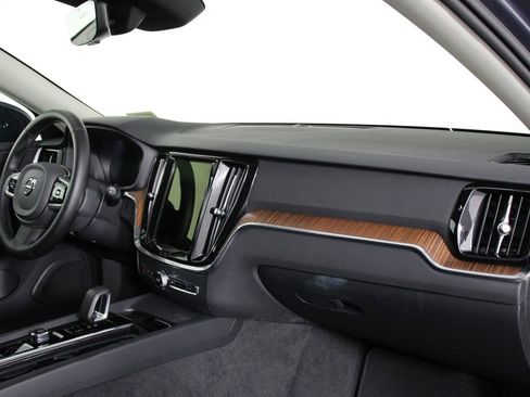 Certified 2025 Volvo V60 B5 Cross Country Plus image 22