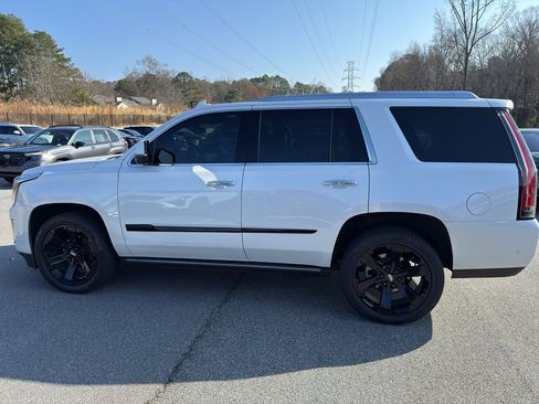 Used 2020 Cadillac Escalade Premium Luxury image 8
