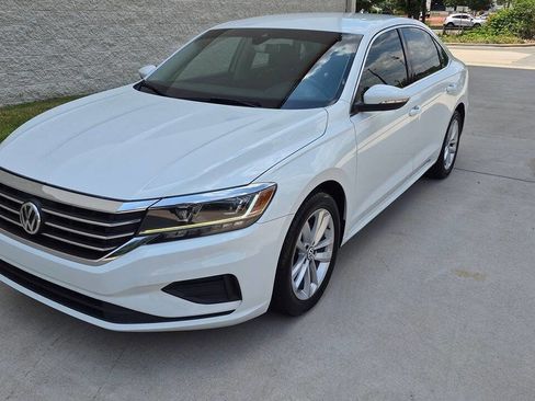 Used 2020 Volkswagen Passat 2.0T SE FWD image 3