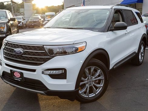 Used 2023 Ford Explorer XLT w/ Equipment Group 202A AWD/4WD image 22